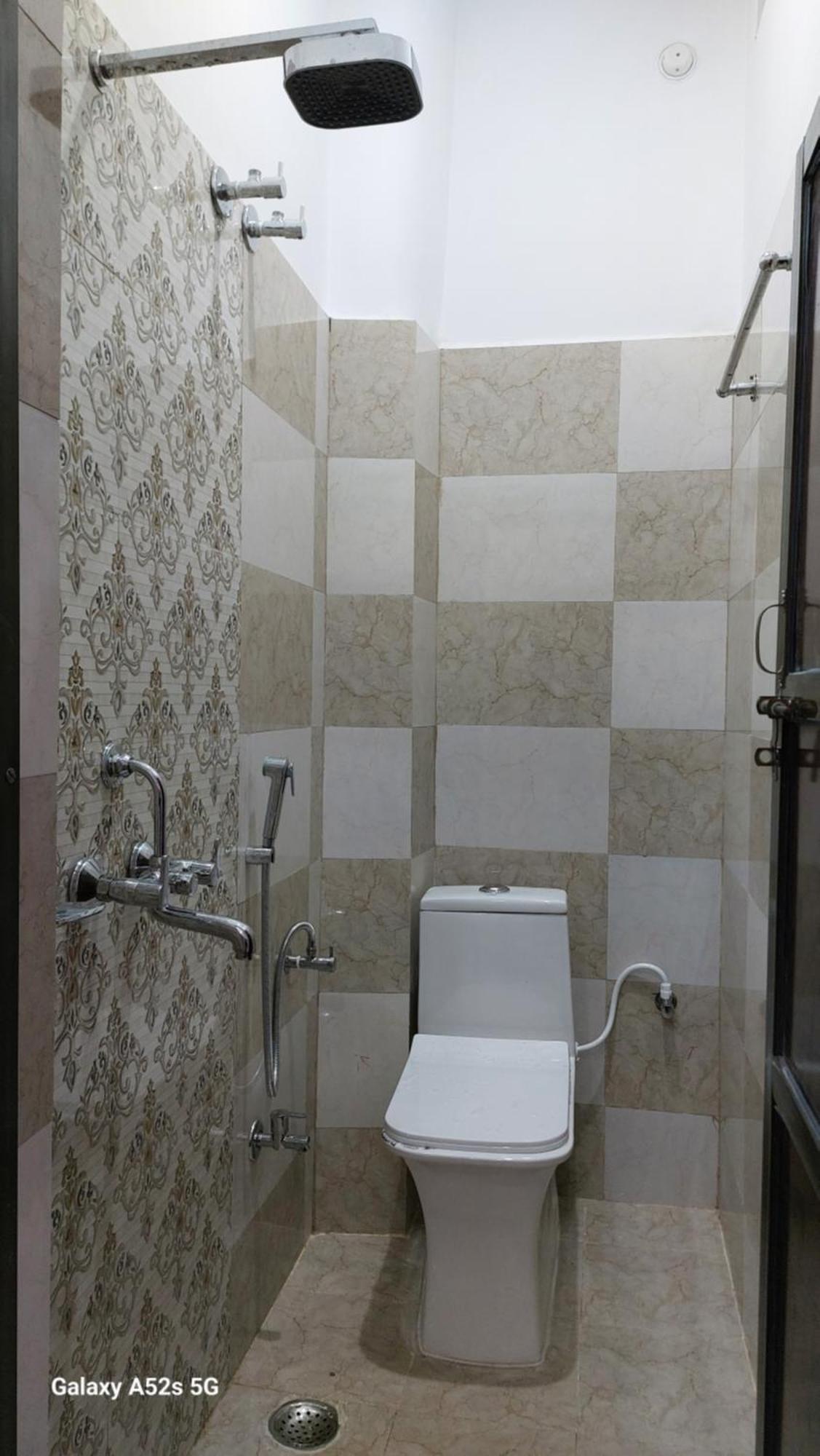 ורנאסי Narayani Paying Guest House מראה חיצוני תמונה