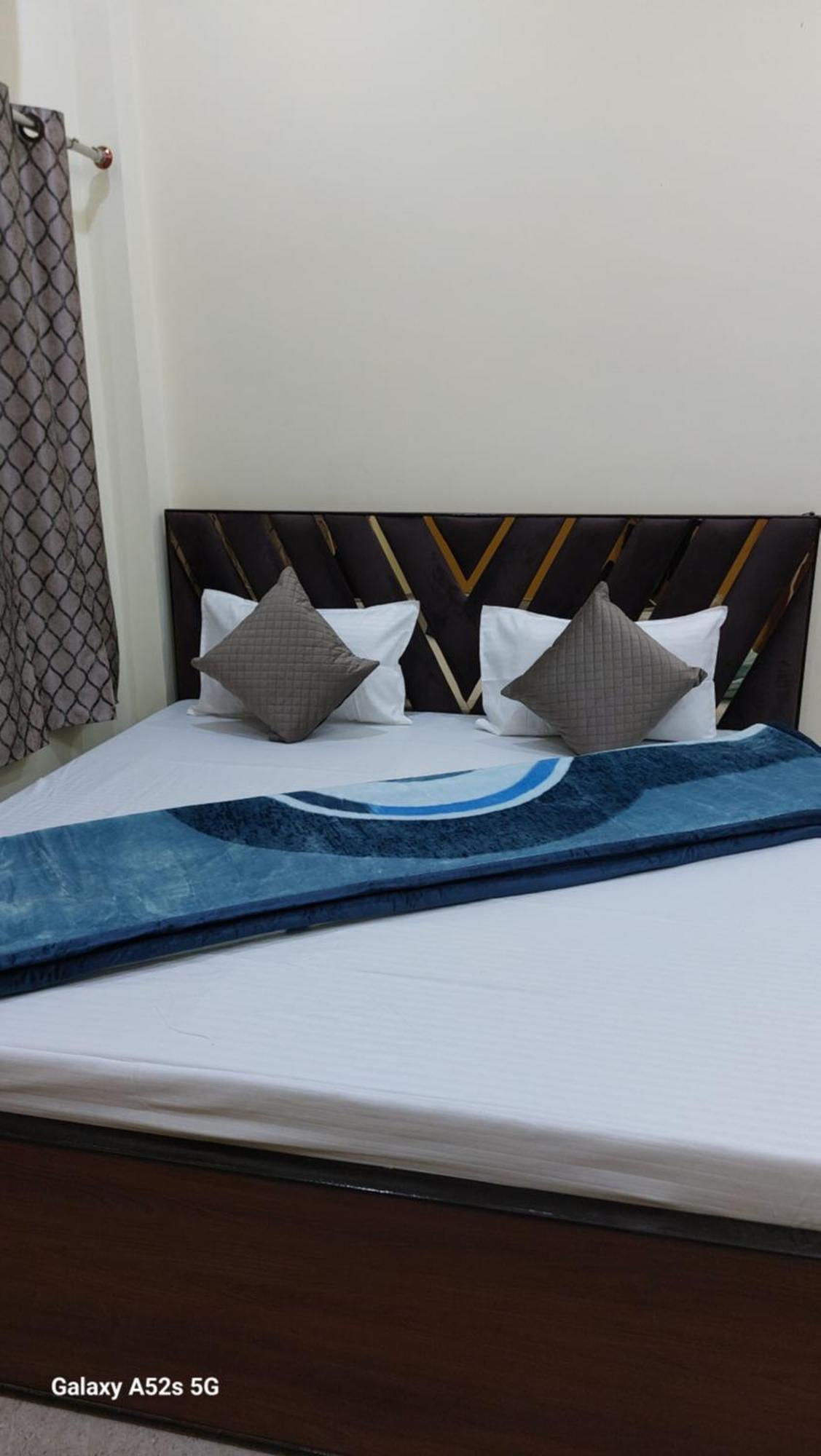 ורנאסי Narayani Paying Guest House מראה חיצוני תמונה