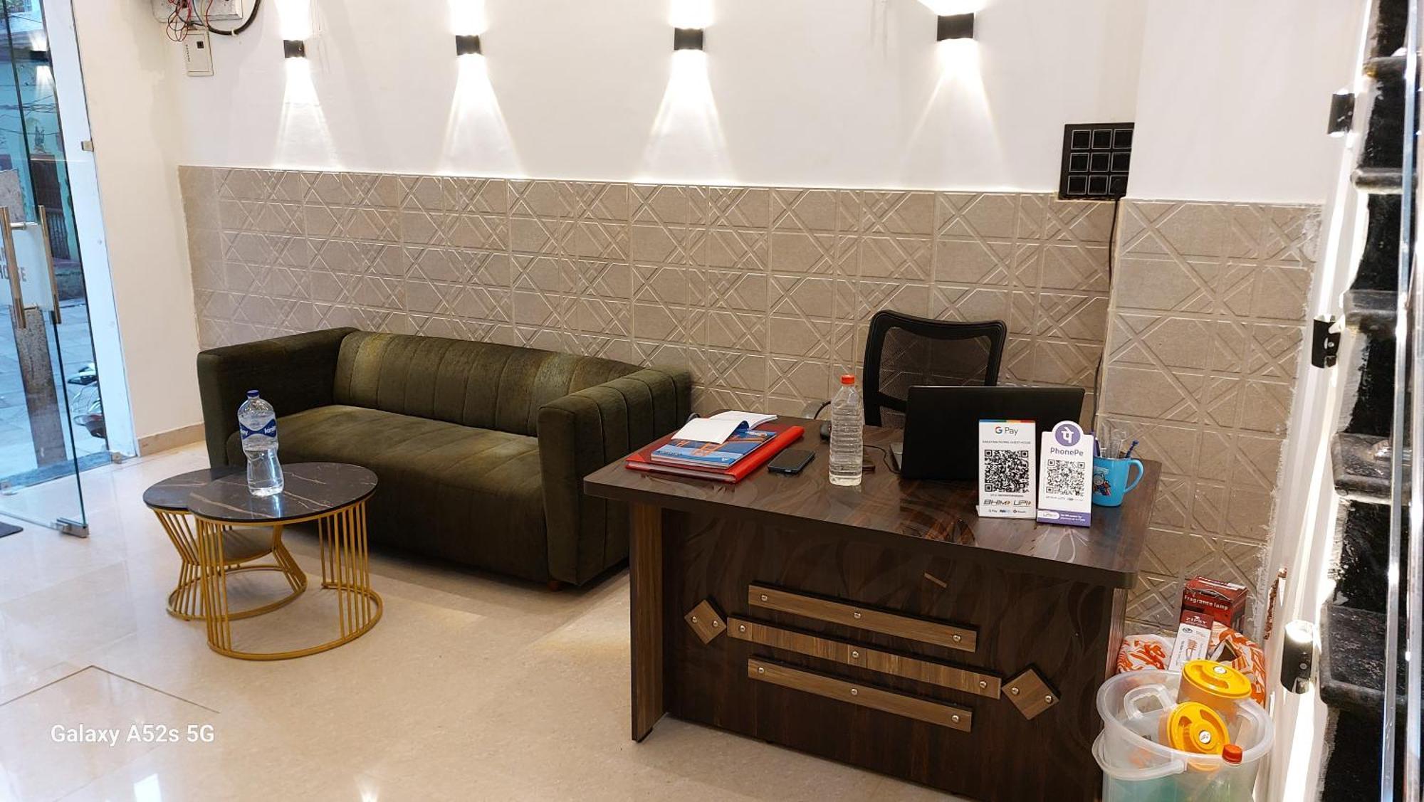 ורנאסי Narayani Paying Guest House מראה חיצוני תמונה