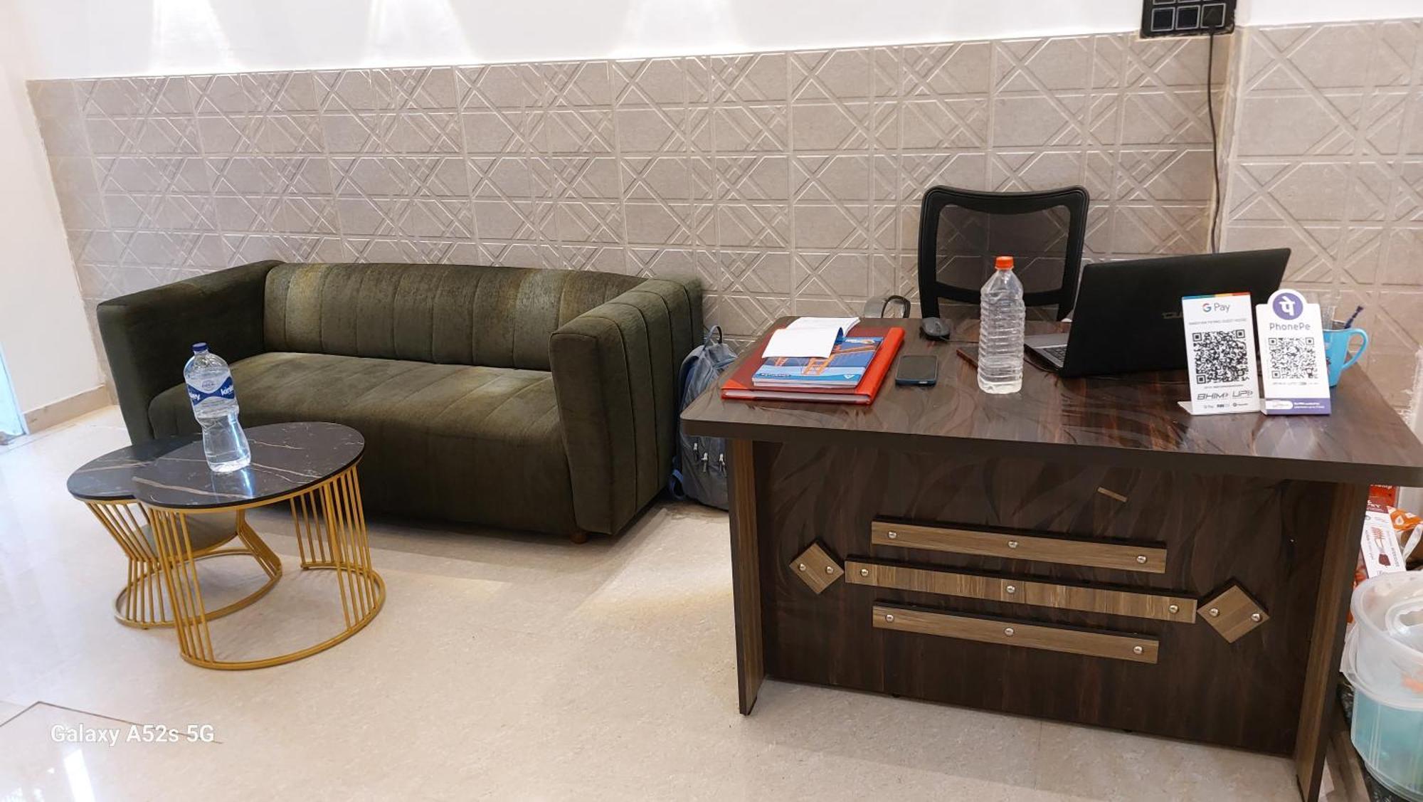 ורנאסי Narayani Paying Guest House מראה חיצוני תמונה